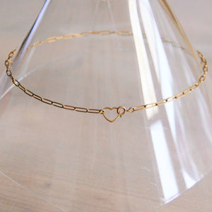 Stainless steel D-chain necklace with open heart closure