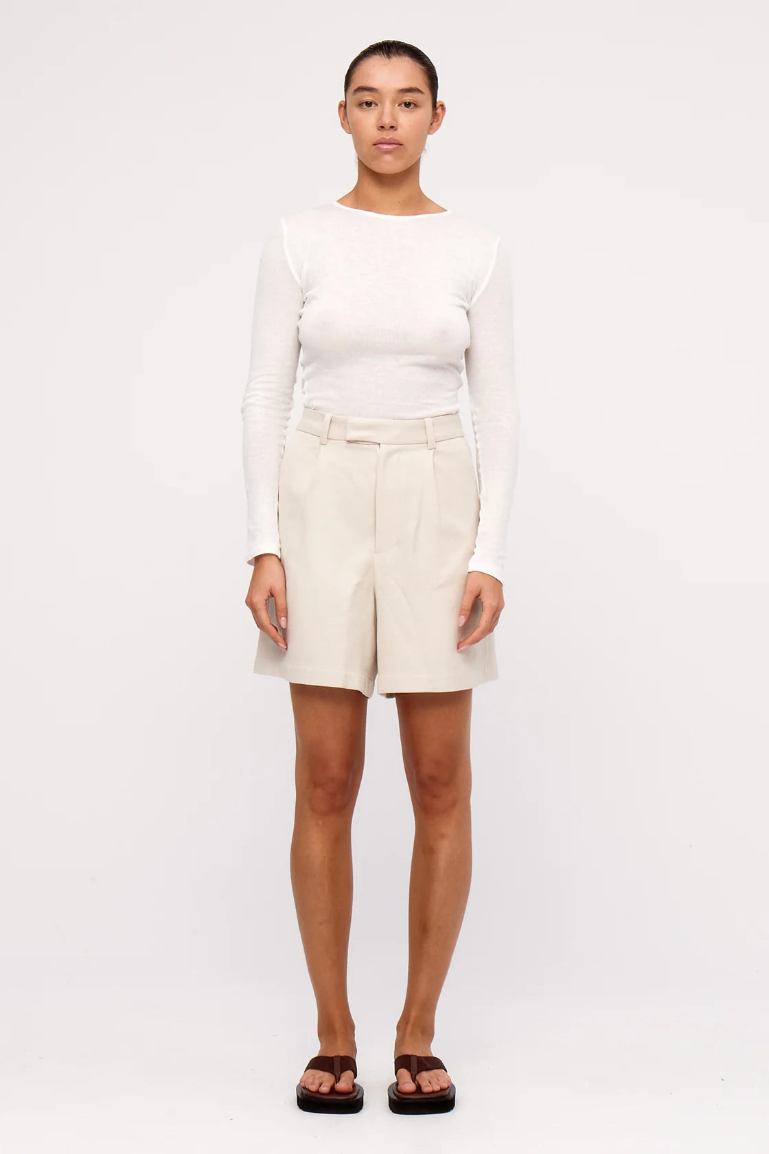 ZULU & ZEPHYR HUSK TAILORED TWILL SHORT