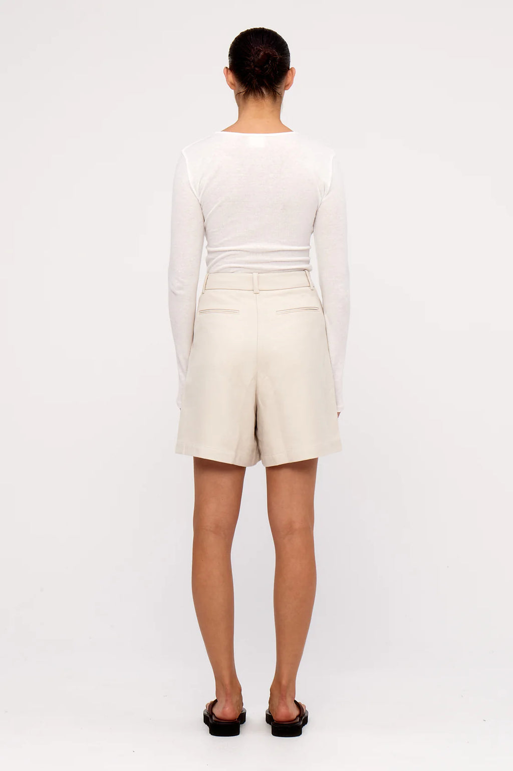ZULU & ZEPHYR HUSK TAILORED TWILL SHORT