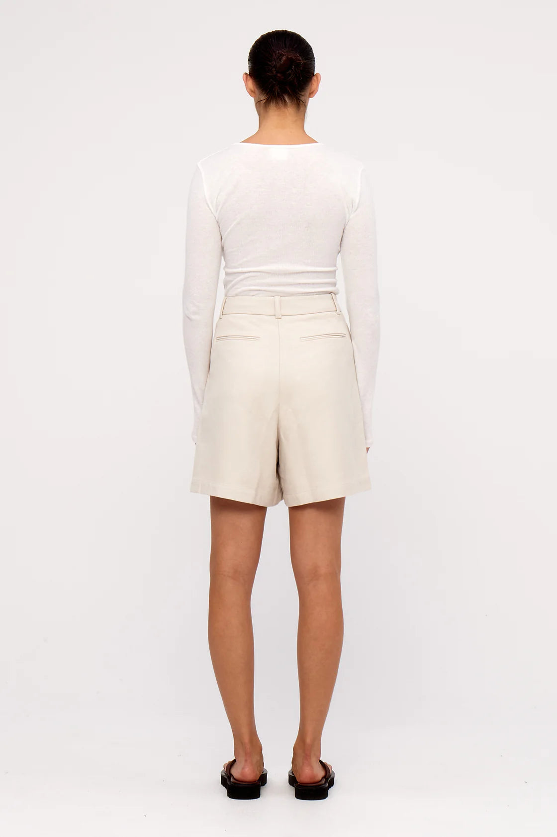 ZULU & ZEPHYR HUSK TAILORED TWILL SHORT