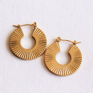 Stainless steel round striped earring - gold